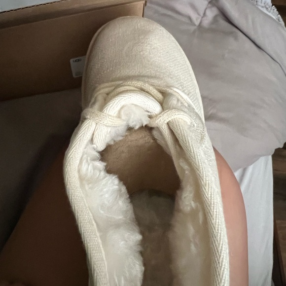 Super cute Ugg boots - Picture 3 of 3